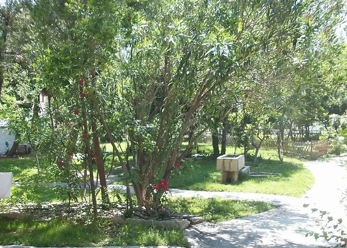 Aparthotel Lysistrata 2*