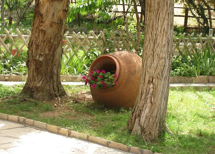 Lysistrata Aparthotel Potos