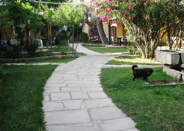 Aparthotel Lysistrata 2*
