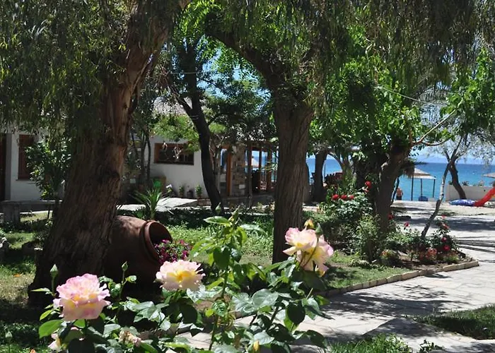 Lysistrata Apartahotel 2*